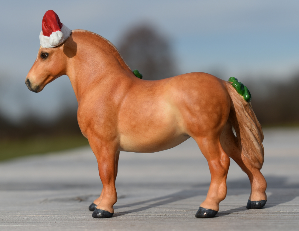 CM Breyer by Sarah Tregay, a Custom Mini/ G1 Drafter Stablemate Model Horse to Chirstmas Suffolk Punch mare