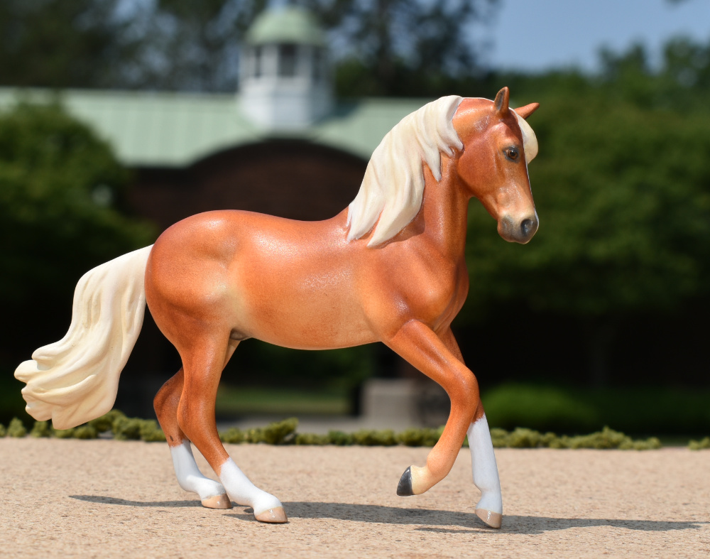 Sarah Tregay, a Custom Mini/ Stablemate Model Horse 