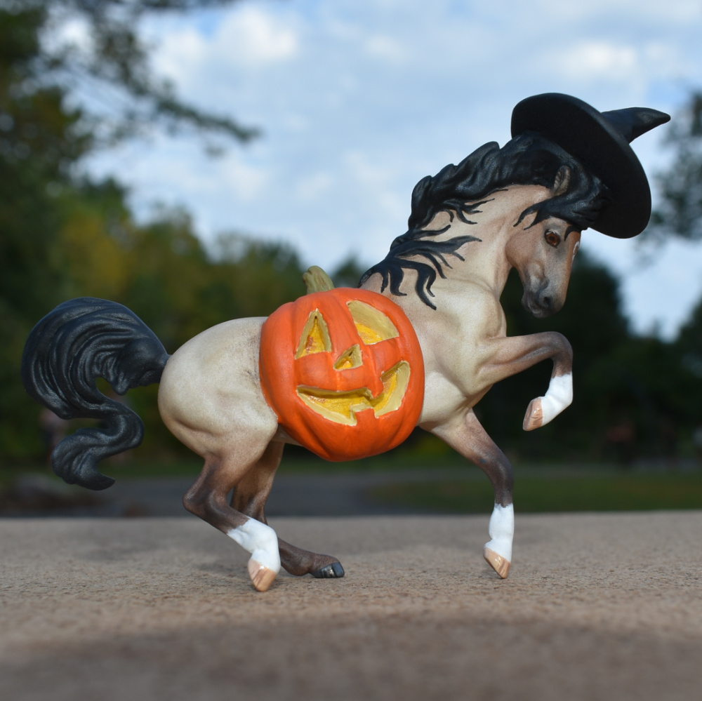 Breyer custom stablemate pumpkin halloween model horse by Sarah Tregay